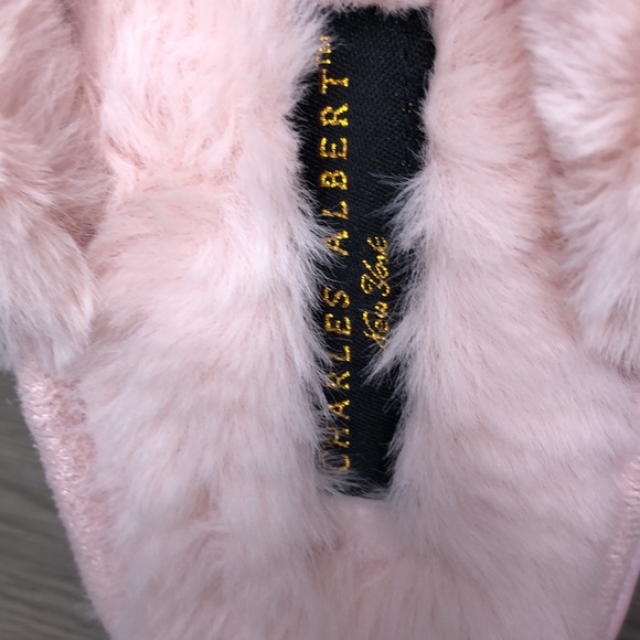 Charles Albert Fluffy Faux Fur Slippers M (7-8) - Picture 4 of 6